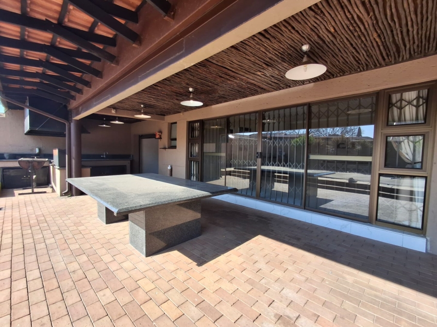 5 Bedroom Property for Sale in Eveleigh Gauteng