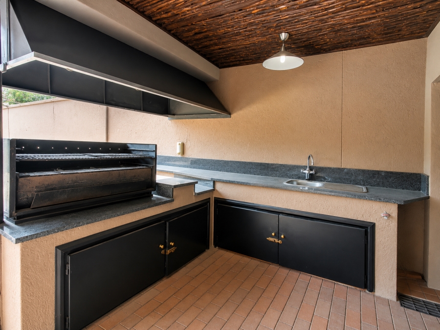 5 Bedroom Property for Sale in Eveleigh Gauteng