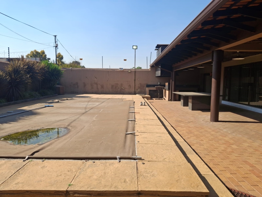 5 Bedroom Property for Sale in Eveleigh Gauteng
