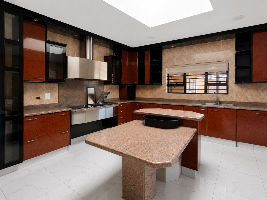5 Bedroom Property for Sale in Eveleigh Gauteng