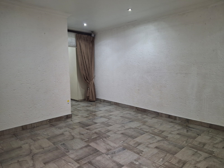 5 Bedroom Property for Sale in Eveleigh Gauteng