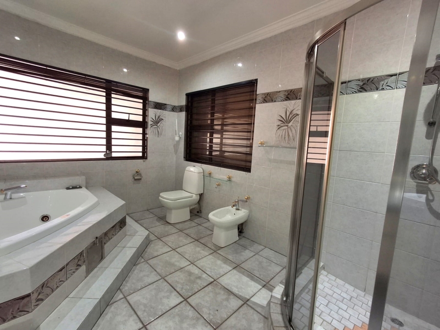 5 Bedroom Property for Sale in Eveleigh Gauteng