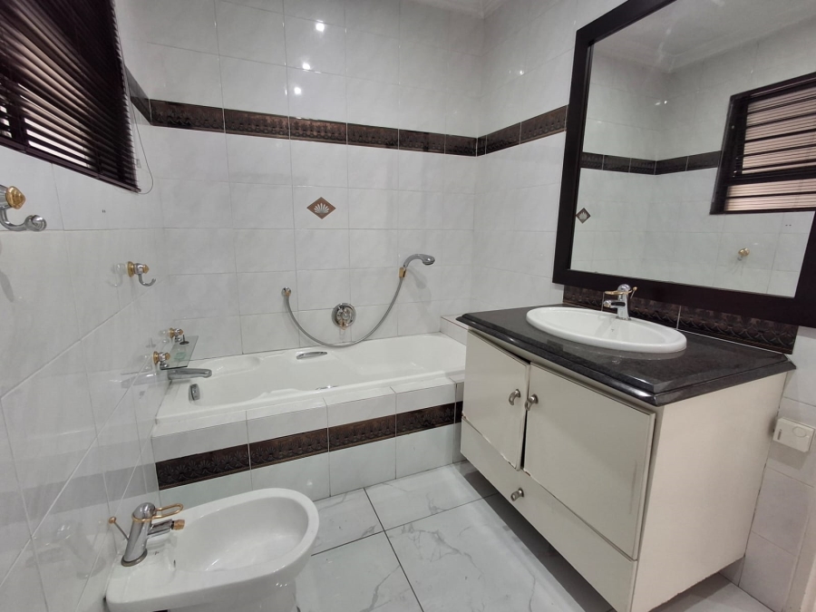 5 Bedroom Property for Sale in Eveleigh Gauteng