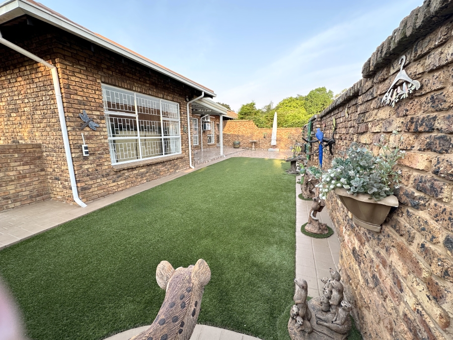 3 Bedroom Property for Sale in Faerie Glen Gauteng