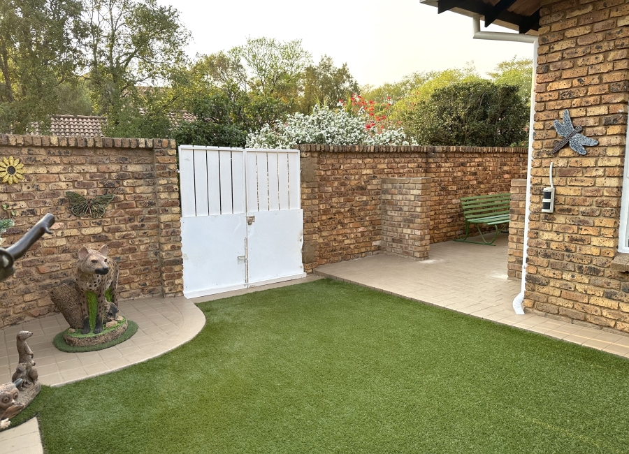 3 Bedroom Property for Sale in Faerie Glen Gauteng