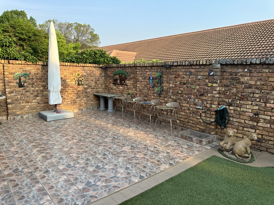 3 Bedroom Property for Sale in Faerie Glen Gauteng