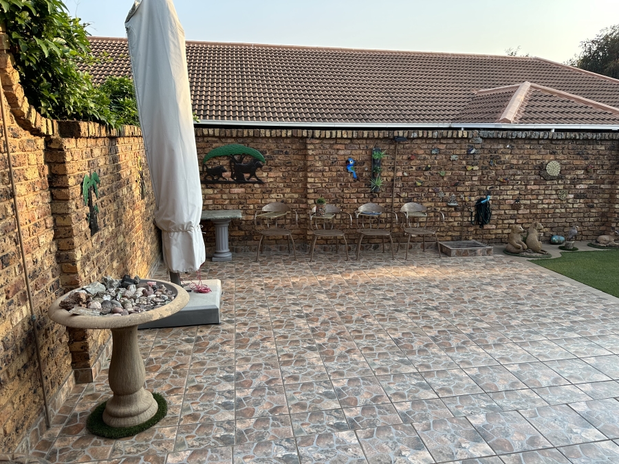 3 Bedroom Property for Sale in Faerie Glen Gauteng