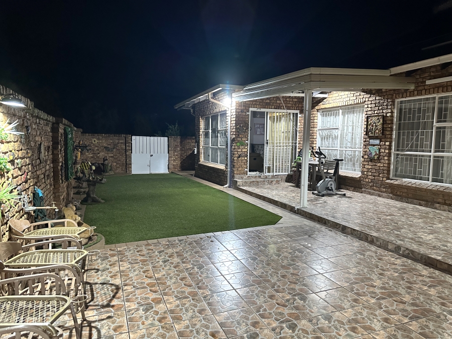 3 Bedroom Property for Sale in Faerie Glen Gauteng