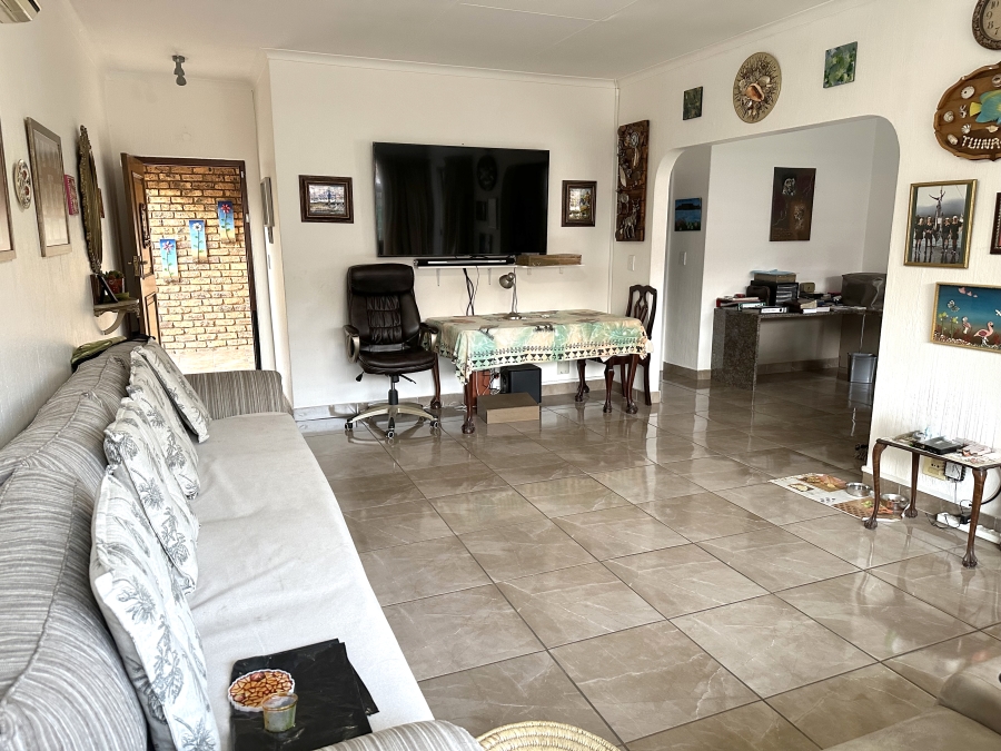 3 Bedroom Property for Sale in Faerie Glen Gauteng