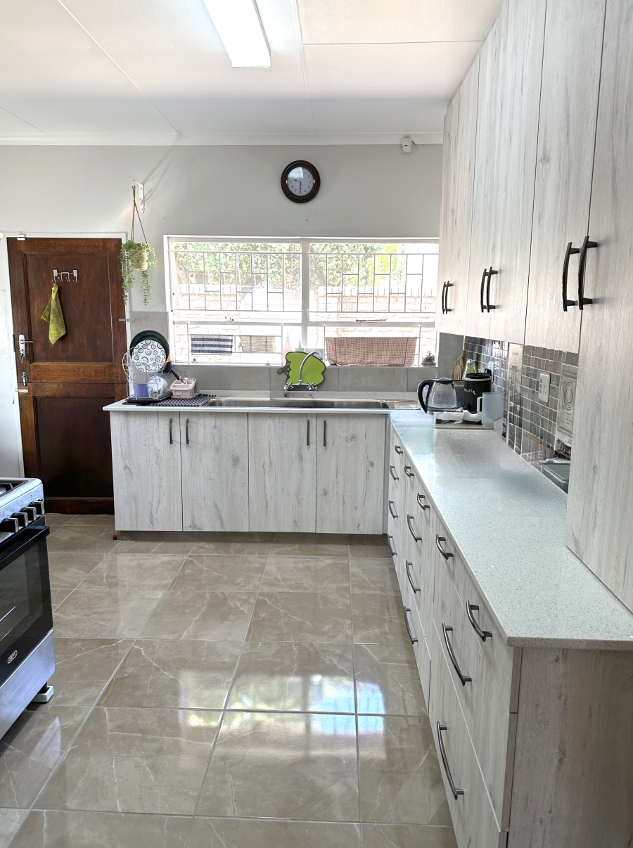 3 Bedroom Property for Sale in Faerie Glen Gauteng