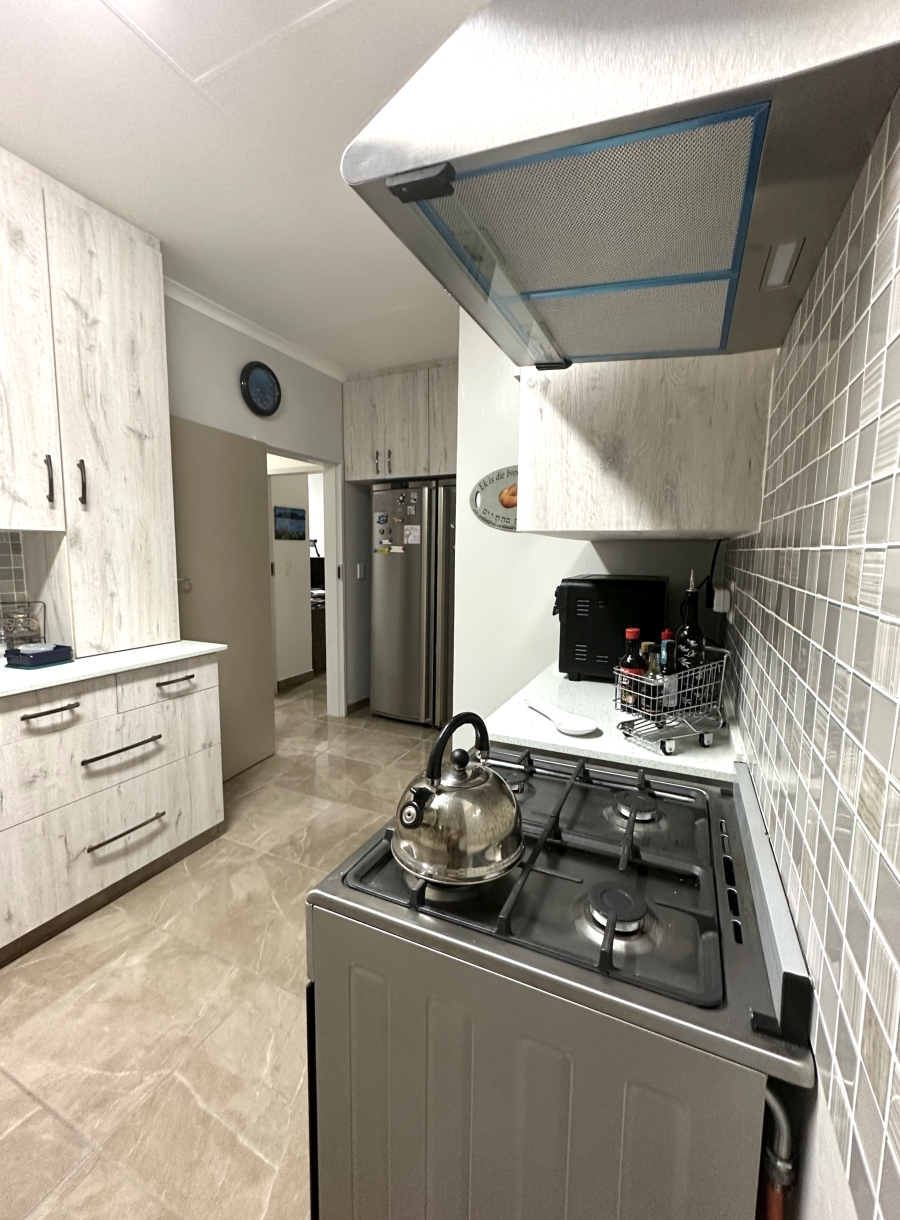 3 Bedroom Property for Sale in Faerie Glen Gauteng