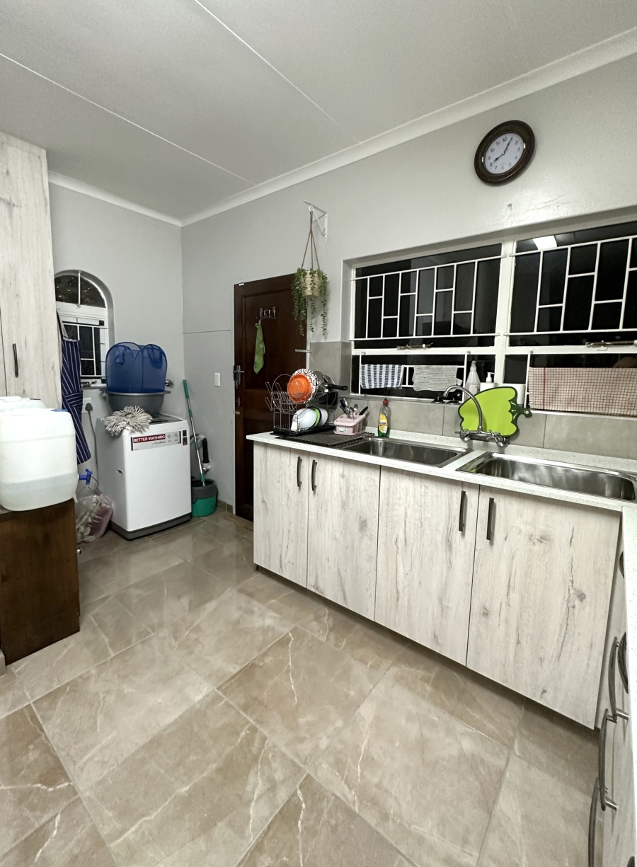 3 Bedroom Property for Sale in Faerie Glen Gauteng