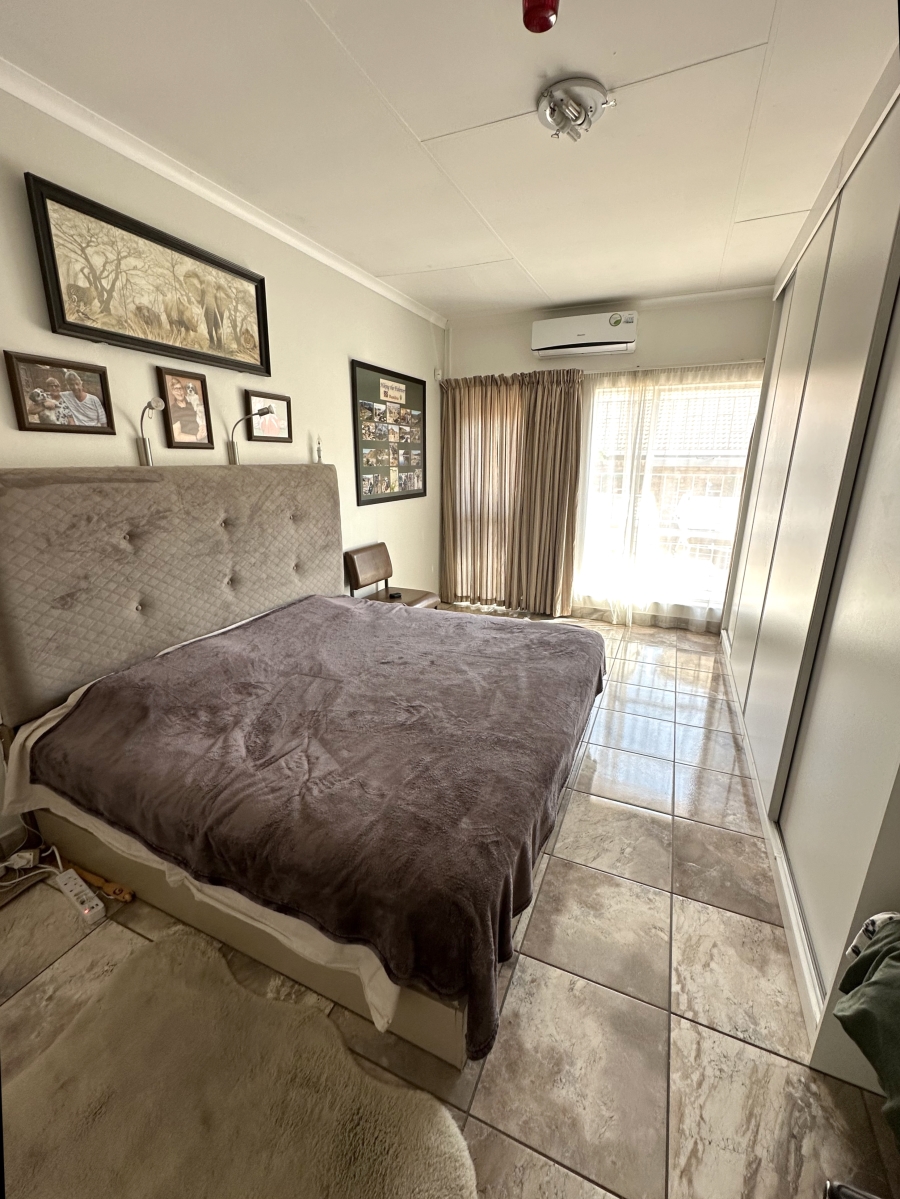 3 Bedroom Property for Sale in Faerie Glen Gauteng