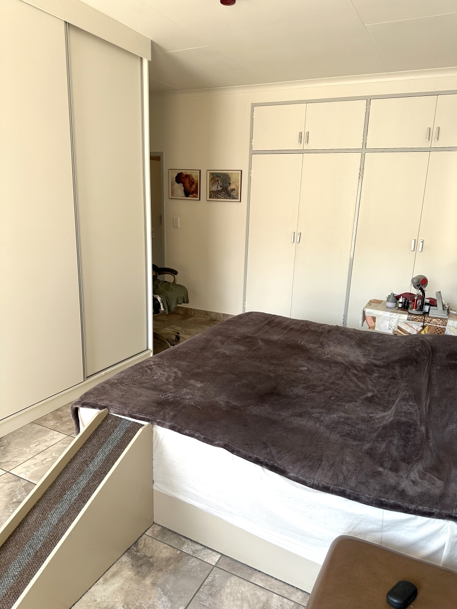 3 Bedroom Property for Sale in Faerie Glen Gauteng