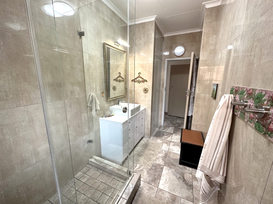 3 Bedroom Property for Sale in Faerie Glen Gauteng