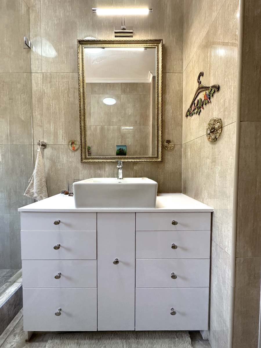 3 Bedroom Property for Sale in Faerie Glen Gauteng