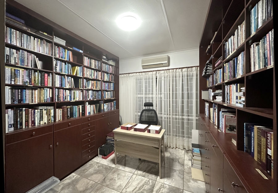 3 Bedroom Property for Sale in Faerie Glen Gauteng