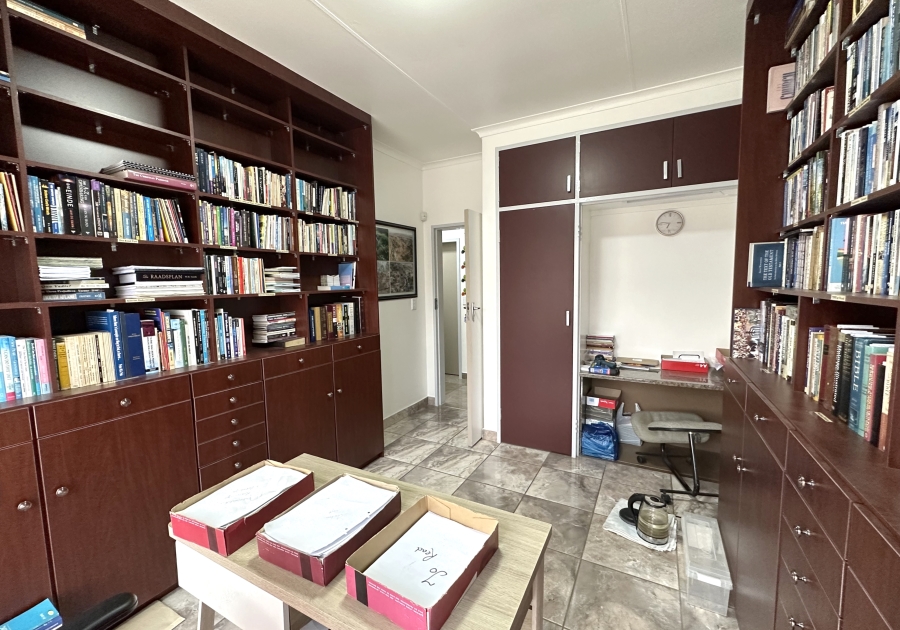 3 Bedroom Property for Sale in Faerie Glen Gauteng