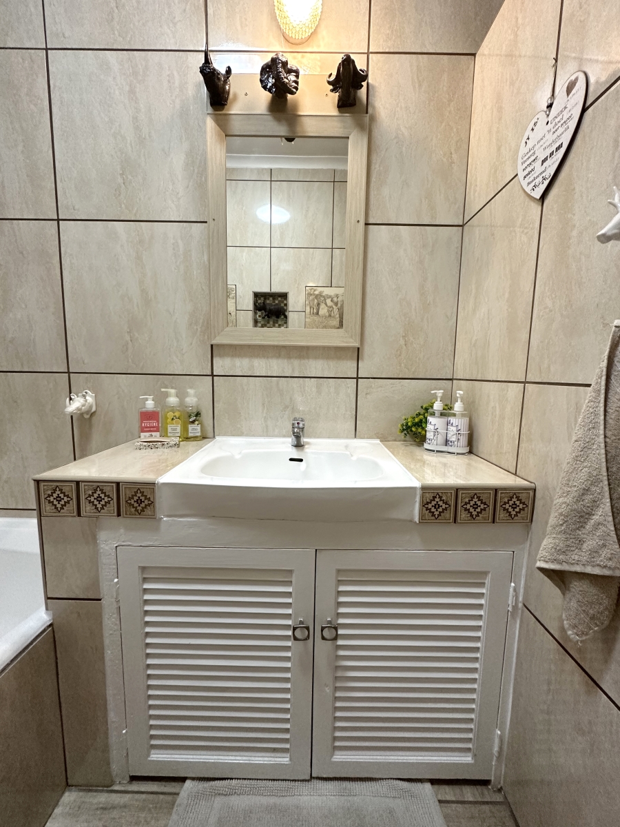 3 Bedroom Property for Sale in Faerie Glen Gauteng