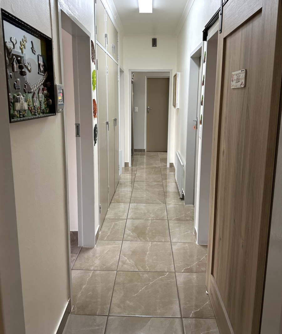 3 Bedroom Property for Sale in Faerie Glen Gauteng