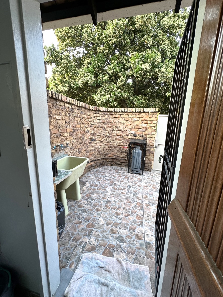 3 Bedroom Property for Sale in Faerie Glen Gauteng