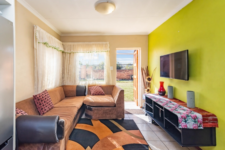 2 Bedroom Property for Sale in Protea Glen Gauteng