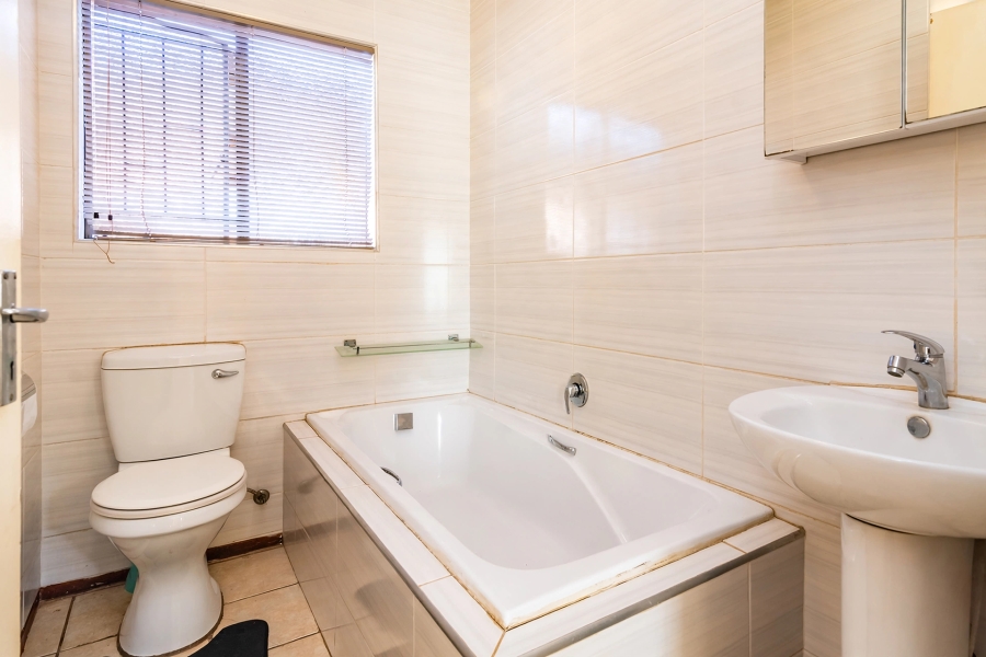 2 Bedroom Property for Sale in Protea Glen Gauteng