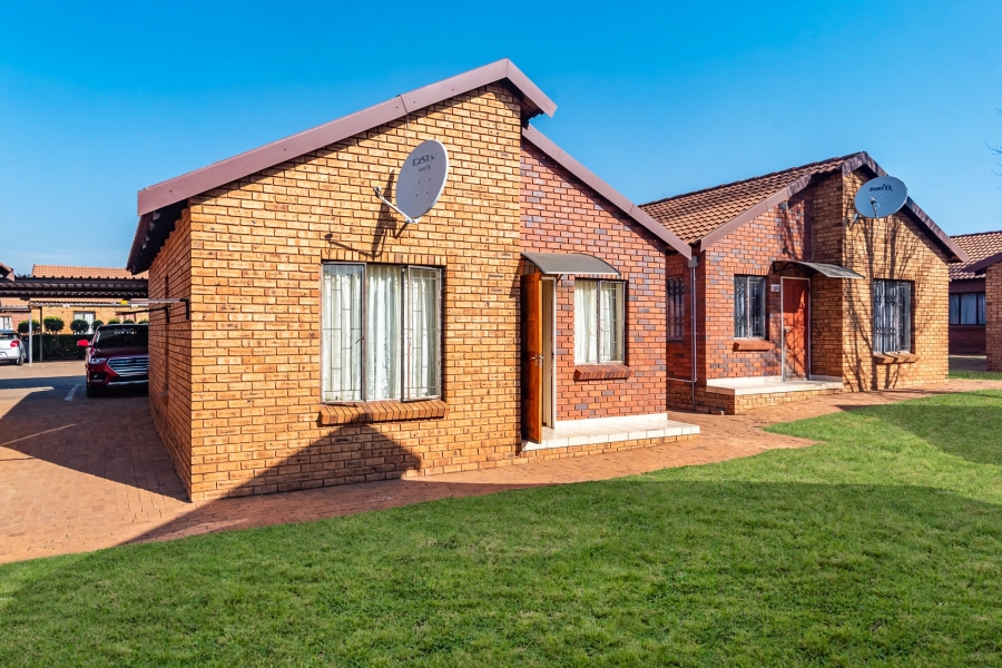 2 Bedroom Property for Sale in Protea Glen Gauteng