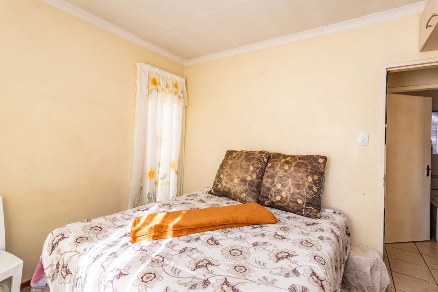 2 Bedroom Property for Sale in Protea Glen Gauteng
