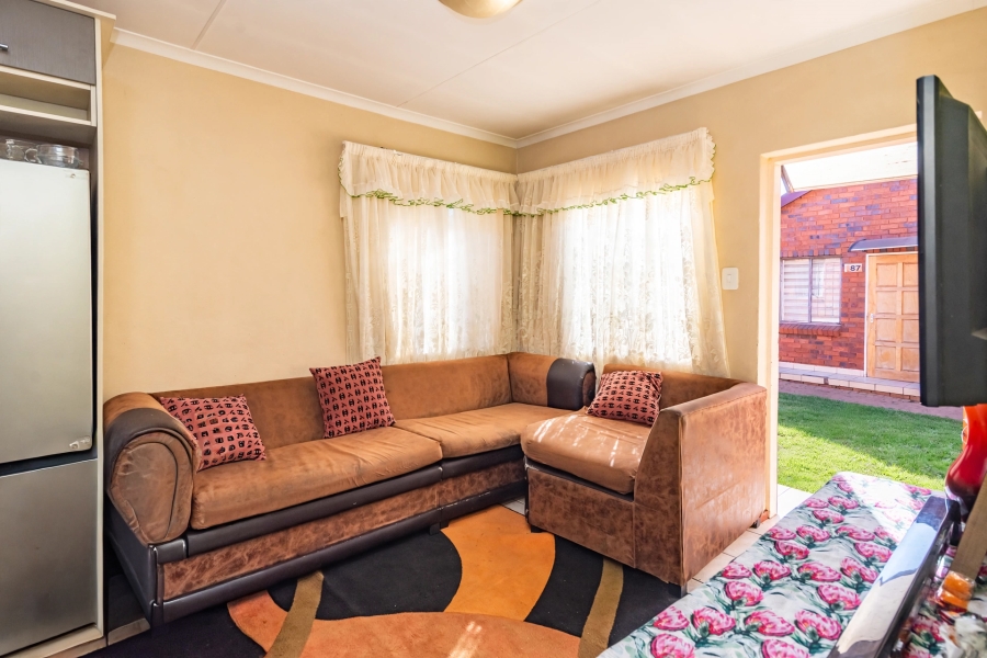2 Bedroom Property for Sale in Protea Glen Gauteng