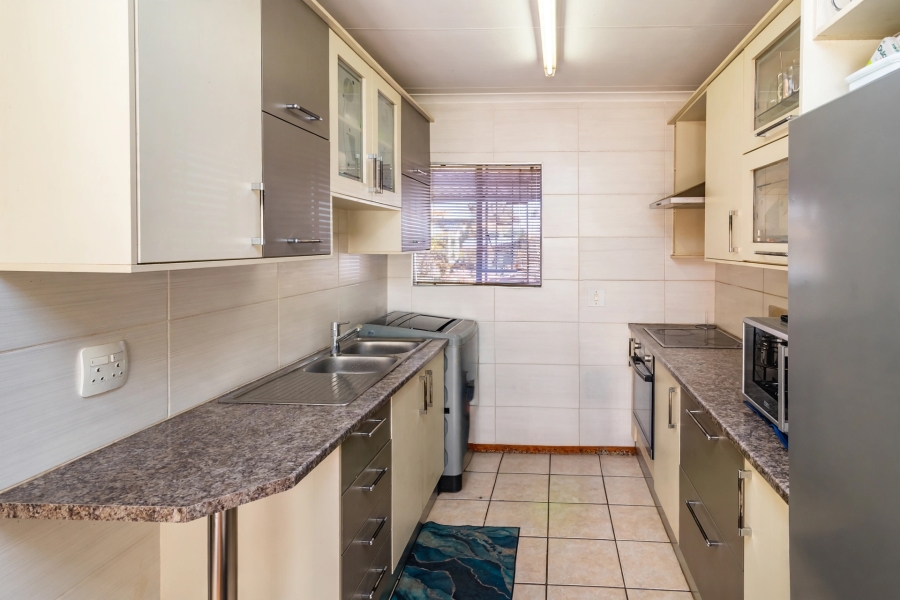 2 Bedroom Property for Sale in Protea Glen Gauteng