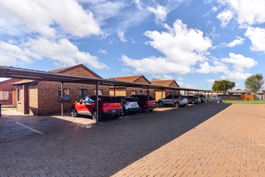 2 Bedroom Property for Sale in Protea Glen Gauteng