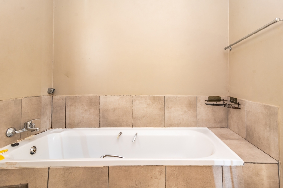 2 Bedroom Property for Sale in Fleurhof Gauteng