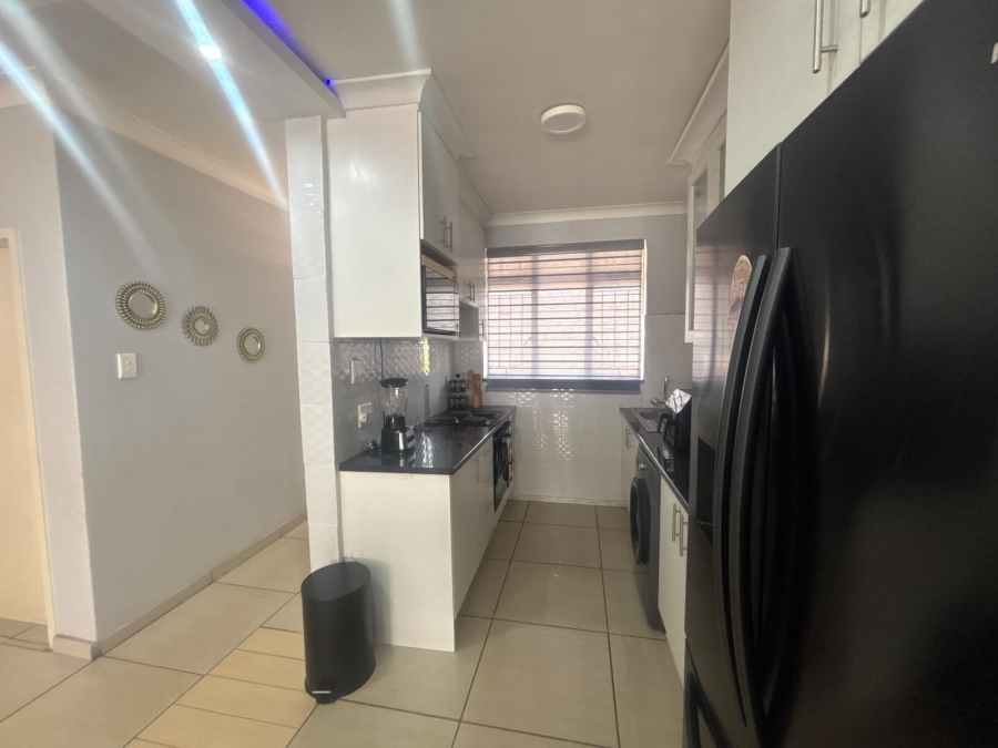 2 Bedroom Property for Sale in Vanderbijlpark Cw 6 Gauteng