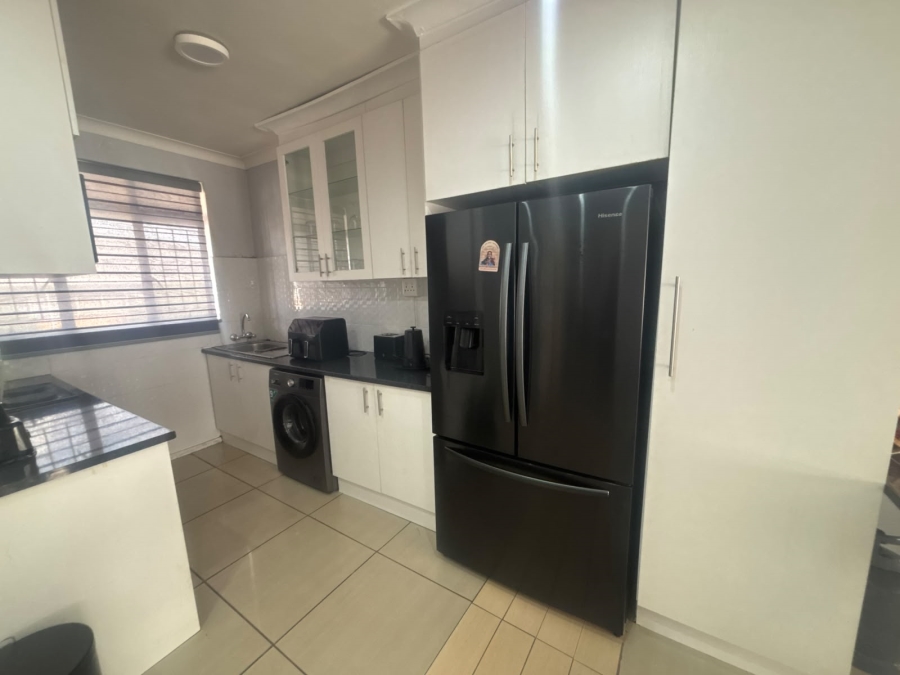 2 Bedroom Property for Sale in Vanderbijlpark Cw 6 Gauteng
