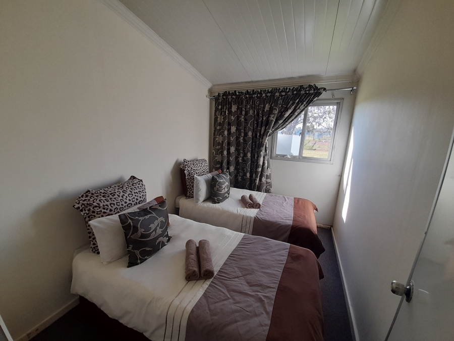 To Let 2 Bedroom Property for Rent in Lochvaal Gauteng