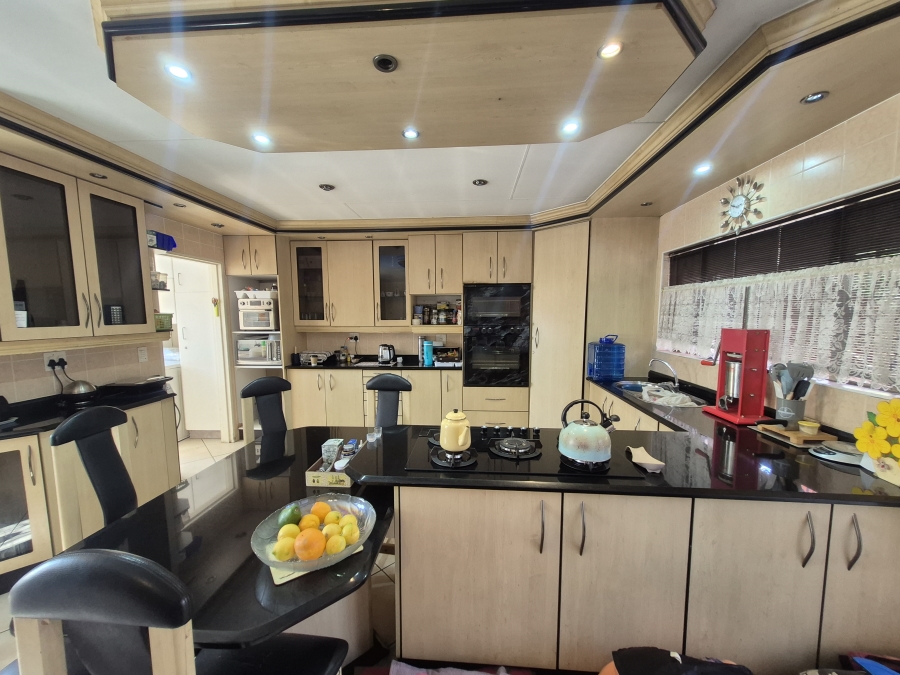 4 Bedroom Property for Sale in Brackendowns Gauteng