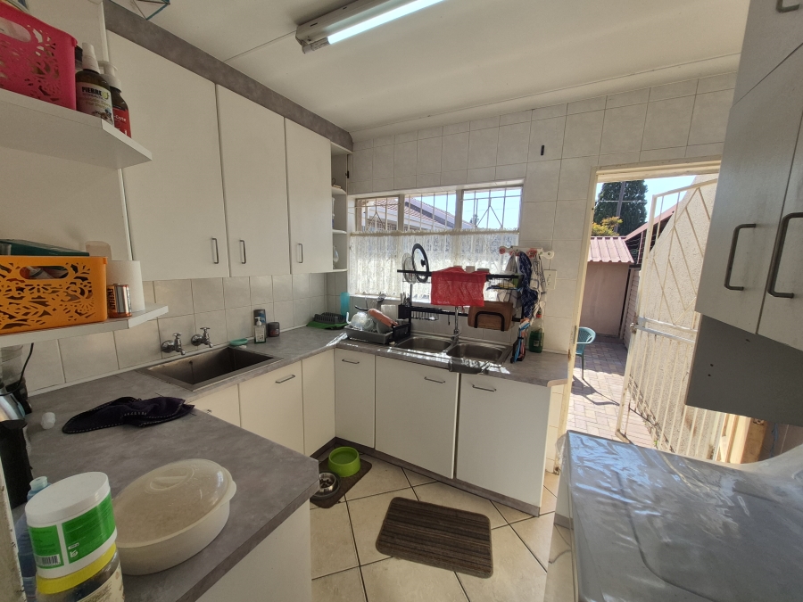 4 Bedroom Property for Sale in Brackendowns Gauteng