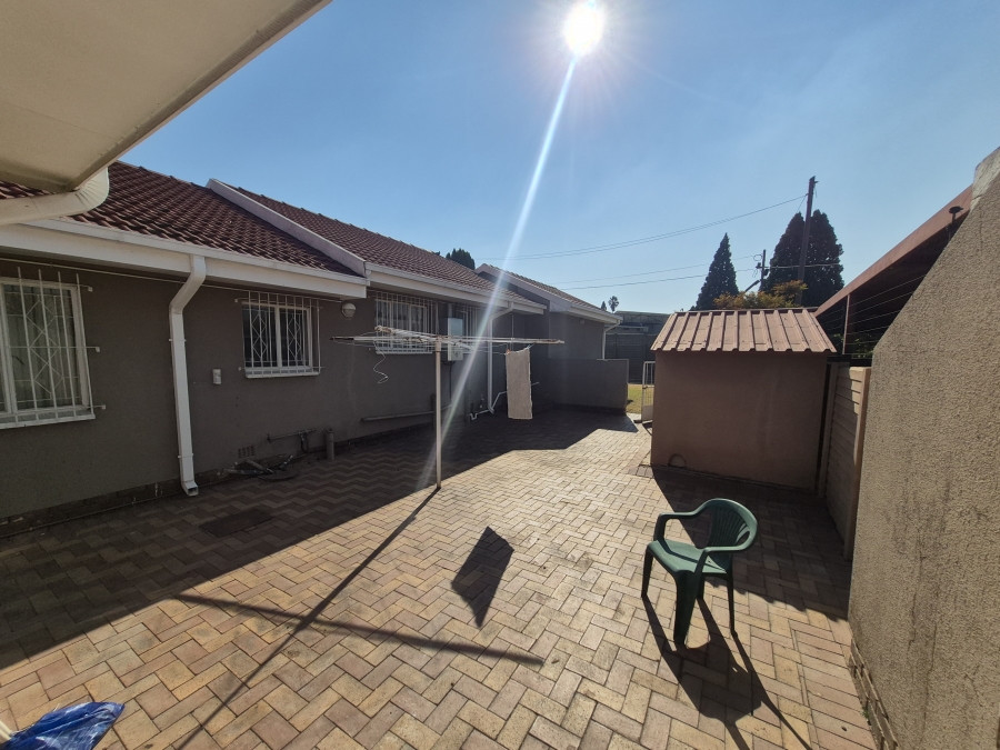 4 Bedroom Property for Sale in Brackendowns Gauteng
