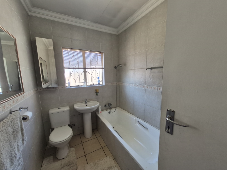 4 Bedroom Property for Sale in Brackendowns Gauteng