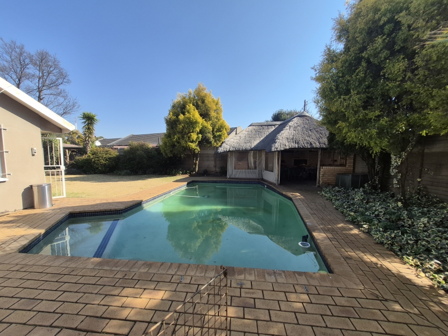4 Bedroom Property for Sale in Brackendowns Gauteng