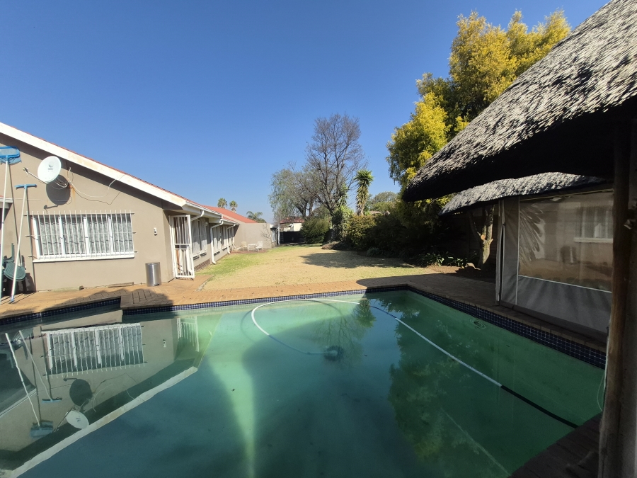 4 Bedroom Property for Sale in Brackendowns Gauteng