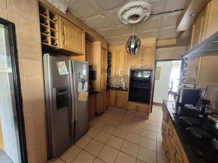 4 Bedroom Property for Sale in Brackendowns Gauteng