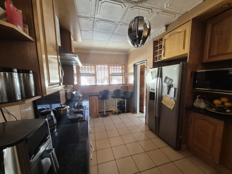 4 Bedroom Property for Sale in Brackendowns Gauteng