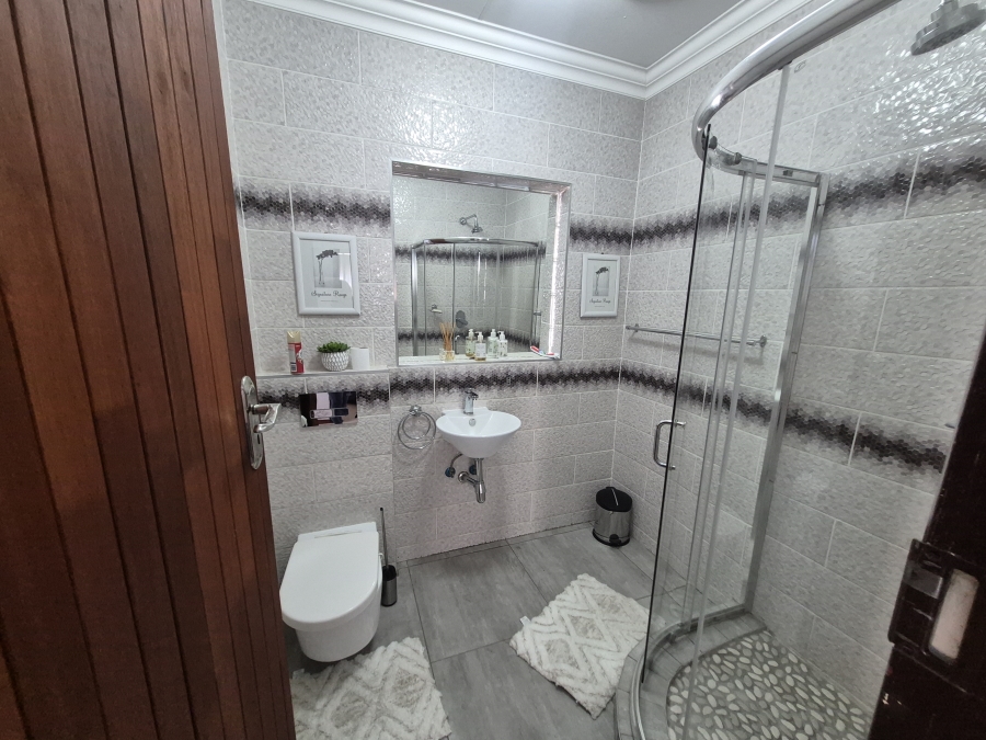 4 Bedroom Property for Sale in Brackendowns Gauteng