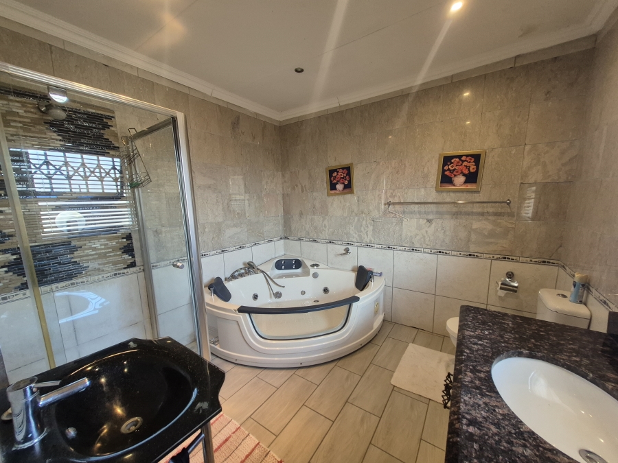 4 Bedroom Property for Sale in Brackendowns Gauteng