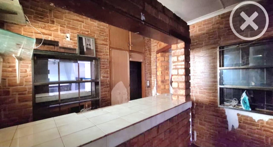 2 Bedroom Property for Sale in Rondebult Gauteng
