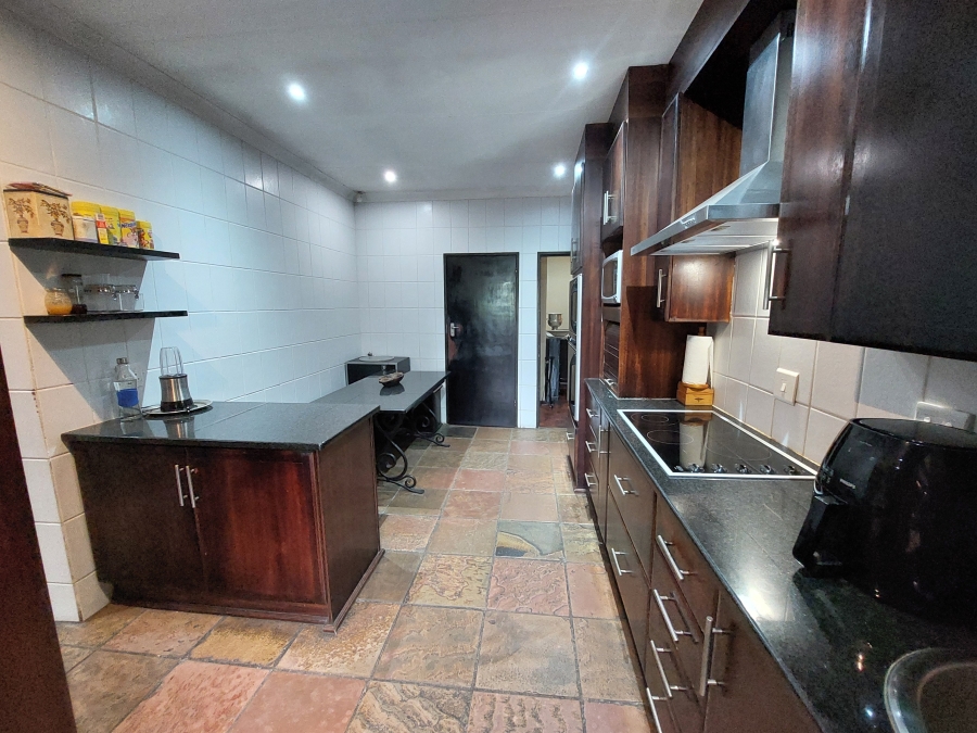 5 Bedroom Property for Sale in Lukasrand Gauteng