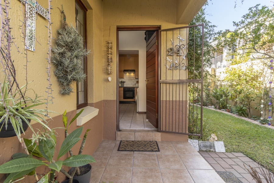 2 Bedroom Property for Sale in Sunninghill Gauteng