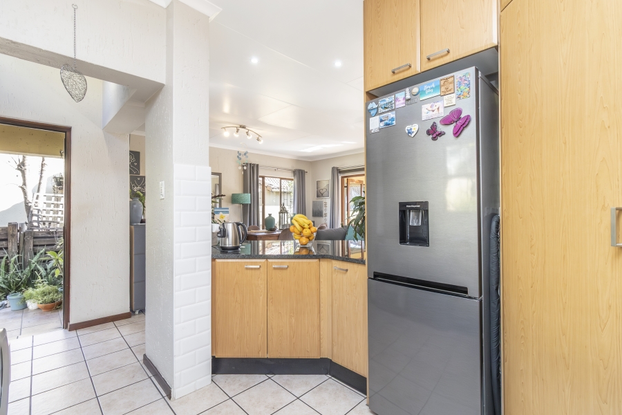 2 Bedroom Property for Sale in Sunninghill Gauteng